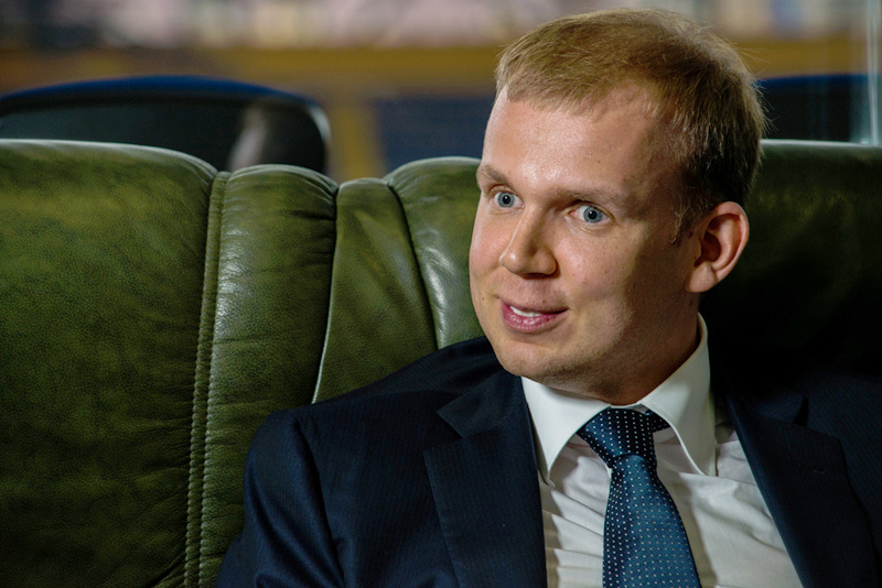 Serhiy Kurchenko – one of the largest oligarchs of Yanukovych’s time, owner of assets in the energy and media businesses, currently lives and works in Moscow ~