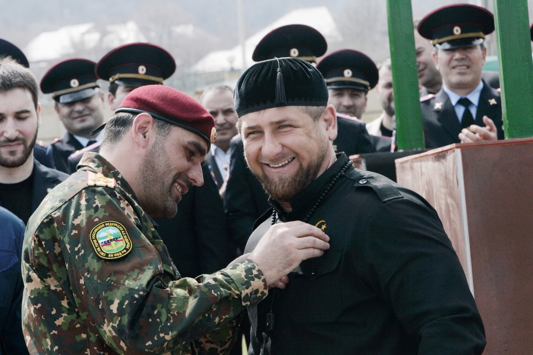 Алибек султанович делимханов фото