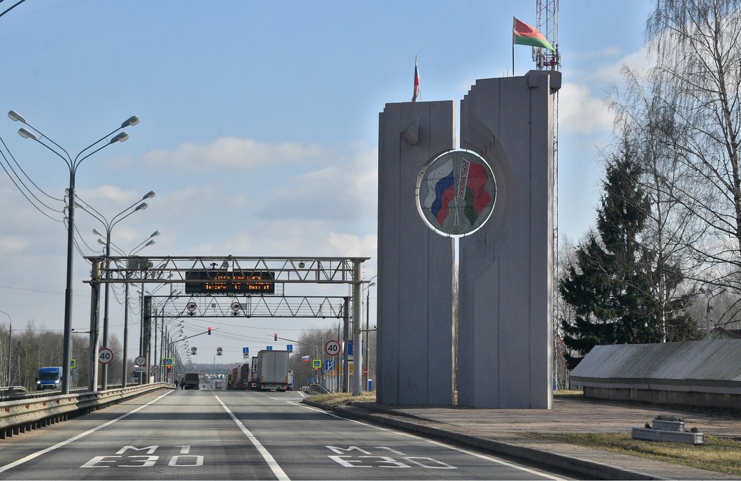 Дважды закрытая страна 