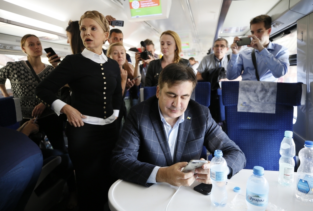 Saakashvilli on train