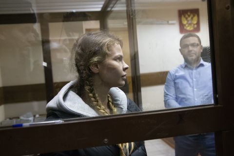 Настю Рыбку и Алекса Лесли отпустили из полиции — адвокат Настю Рыбку и Алекса Лесли отпустили из полиции — адвокат
